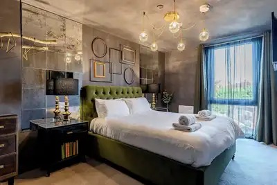 Image de Luxury City Retreat sleeps 4 w/ free secure Ev parking. 7 min walk to cc