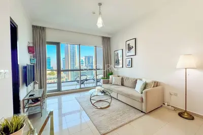 Image de Bright 1 Br with exceptional Dubai Marina view
