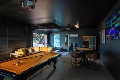 Image de 5 Bed, 3 Bath Uptown Sedona-Game Room-Sauna-Cold Plunge-Jacuzzi-Gym