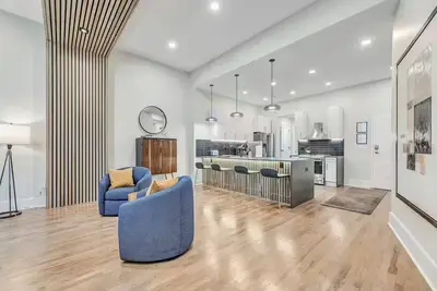 Image de Bright and Sunlit 3 Bdrm 2 Bath