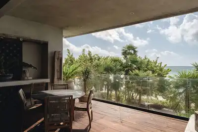 Image de Family-Friendly Oceanfront Condo • 3 Bedrooms • Private Terrace