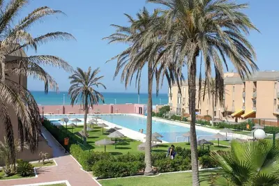 Image de Beachfront Apartment with Swimming Pool, Sports Courts and Capacity for 4 Persons