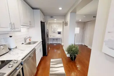 Image de Cozy 2 Bdrm/1 Bath Condo near Eden Park