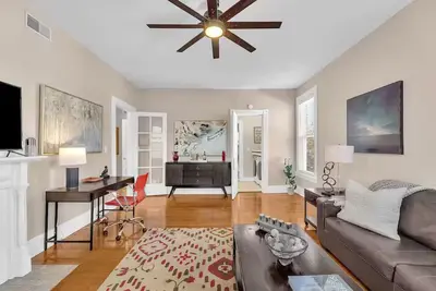 Image de Warm and Spacious 2 Bedroom near Eden Park