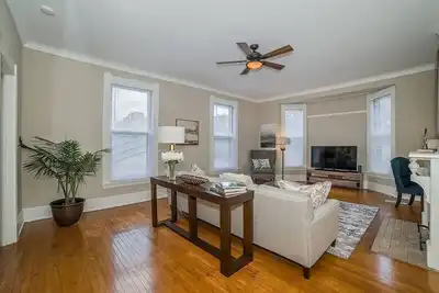 Image de Grand Historic 2 Bedroom Apartment Near Eden Park