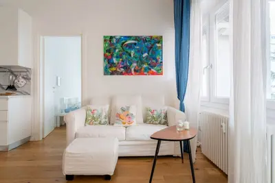 Image de White Candle, Elegant Flat Close to Gemelli and City Center