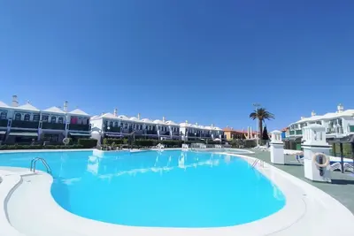 Image de Apartment with fabulous pool, just 5 minutes from golf course and close to Yumbo