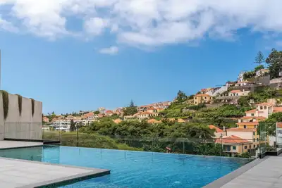 Image de Avec piscine et balcon - Uptown Ii