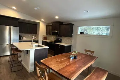 Image de 3-bedroom house near the beautiful Fall River with Ac, fireplace and wifi