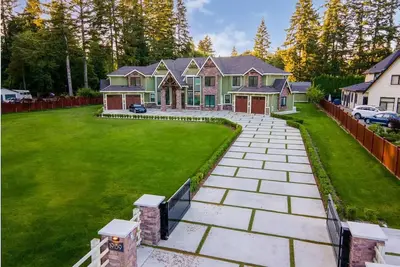 Image de Luxury Houses in Surrey(Vancouver)Bc. closed to Langley Bc.
