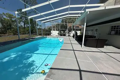 Image de Spacious 5 bedroom 3. 5 bath Pool home with Gym! !