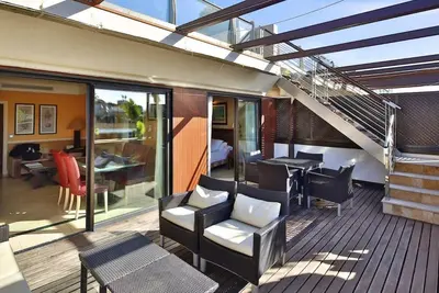 Image de Sur le front de mer de la Costa del Sol proche de la marina de Puerto Banus.