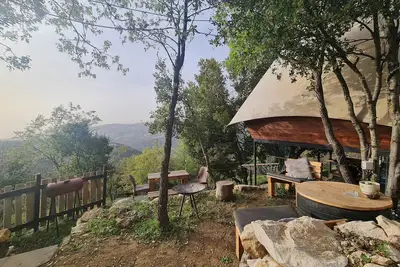 Image de Owl Nest - Luxurious Treehouse Experience With Outdoor Hot Tub