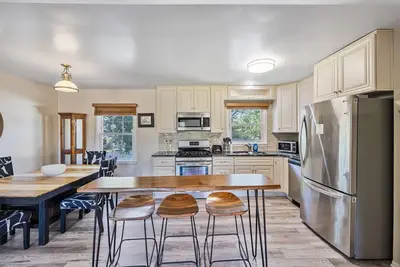 Image de 3-bedroom Home Upper Level in Waldorf - Close To Dc