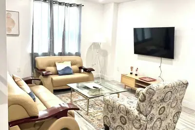 Image de Spacious\/ Bright Condo near Temple and The Met