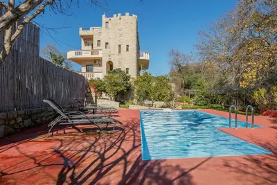 Image de Althea Castle with Swimming Pool