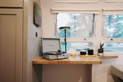 Image de Romantic Getaway at the Sunset Stream hideout