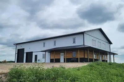 Image de Spacious 6 bedroom house with amazing sunset views over Calamus Reservoir.