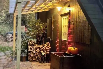 Image de Magical secluded 2-bedroom A-frame cabin in charming Franklin