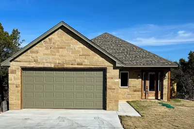 Image de Brand New Hill Country Retreat: Stunning Views & Lake Access--Family Perfect