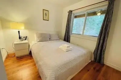 Image de Cottage on Riverfront/Forest/Hot tub/Privacy