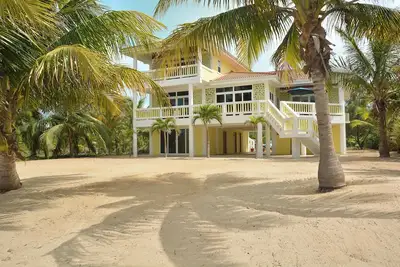 Image de Private, Caribbean front Dolphin Bay Beach House (formerly Dolphin House)