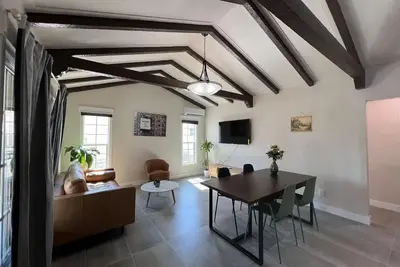 Image de Charming  Remodeled Home 2-bedroom 1 bath house with Ac and WiFi in Baldwin Park