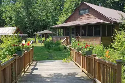Image de Huntress Cabin at GreenMan Farm