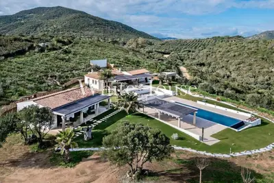 Image de Luxury Villa with Pool and Stunning Sea Views