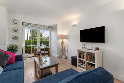 Image de 12 Rhodewood House - Near the Beach, Sea Glimpses