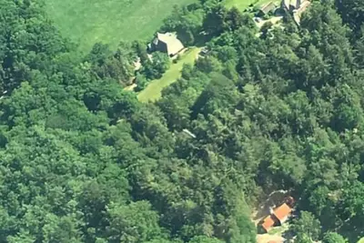 Image de Cottage: a cosy cabin in the woods