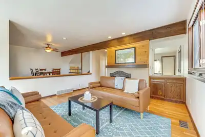 Image de 2 Mi to Cu Boulder: Townhome w/ Private Deck!