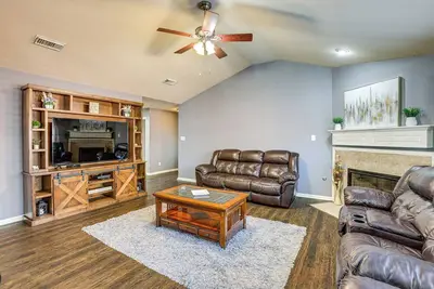 Image de Family Gem w/ Fire Pit & Fenced Yard in Houston