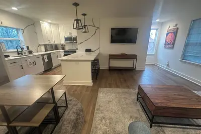 Image de Private Pickleball Paradise w/ Spacious 1 Bedroom Apartment & Lake Travis access