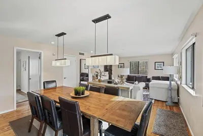 Image de Peaceful 6 Br/4ba Southampton Getaway with hot tub and pool