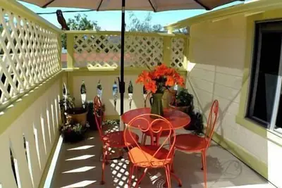 Image de Popular Downtown Hideout | Close to Everything