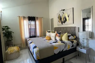 Image de Refined luxury awaits you, where sophistication reigns with a Taste of Opulence!