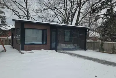 Image de Stunning Custom Luxury 2-Bedroom Garden Suite