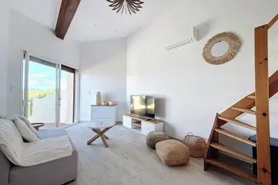 Image de New 2025: Haut de villa 2 chambres vue mer climatisé à 300 mètres de la mer