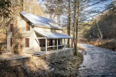 Image de Helen's Newest Riverfront Rental on the Chattahoochee River