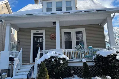 Image de Charming 2-bedroom cottage with fenced yard pet friendly!