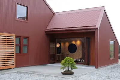 Image de Beautiful architecturally designed Home in  beautiful, Lake Ohau.