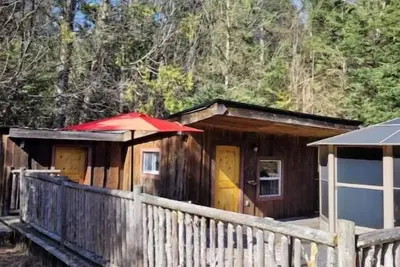 Image de Serenity Lane Stay: Private cabin in the woods on an animal sanctuary