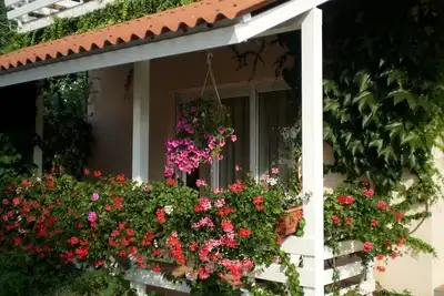 Image de Appartement d'une chambre avec la terrasse Banjol, Rab (A-23094-b)