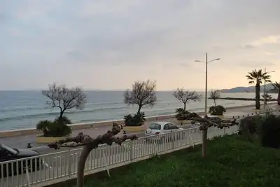 Image de Le Lavandou, T2 Cabine  4 personnes face mer, à 10 m de la plage