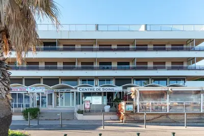 Image de Location au Lavandou d'un beau T2 face mer pour 4 personnes.