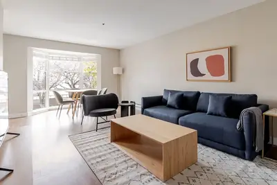 Image de Blueground | South Beach, pool, w/d nr baseball field