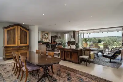 Image de Spacious 5-bedroom house on world class security golf estate in Stellenbosch
