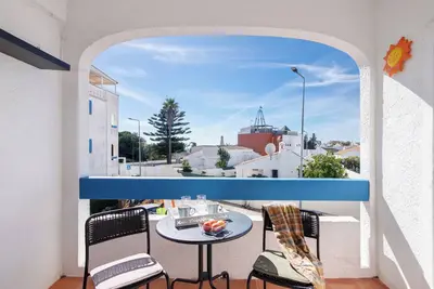 Image de Appartement \"Oura Beach\" avec jardin partagé, Wi-Fi et climatisation
