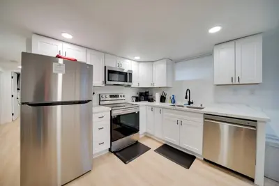 Image de 5 Mi to Dtwn Seattle: Pet-Friendly Apt